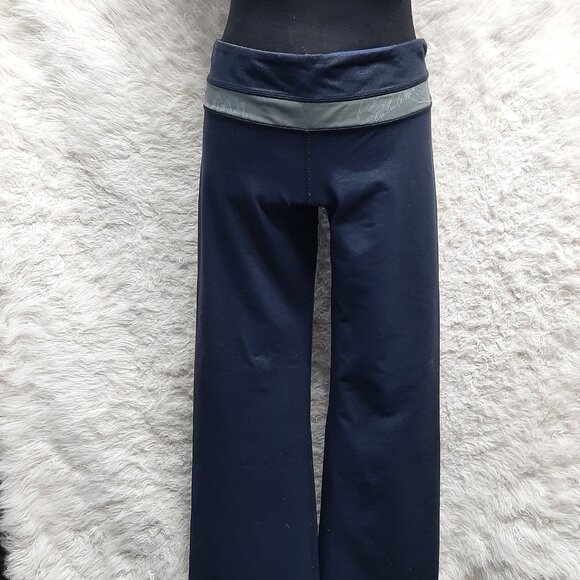 Lululemon Women's Groove Reversible Pant, Jeans Blue, - Picture 1 of 7
